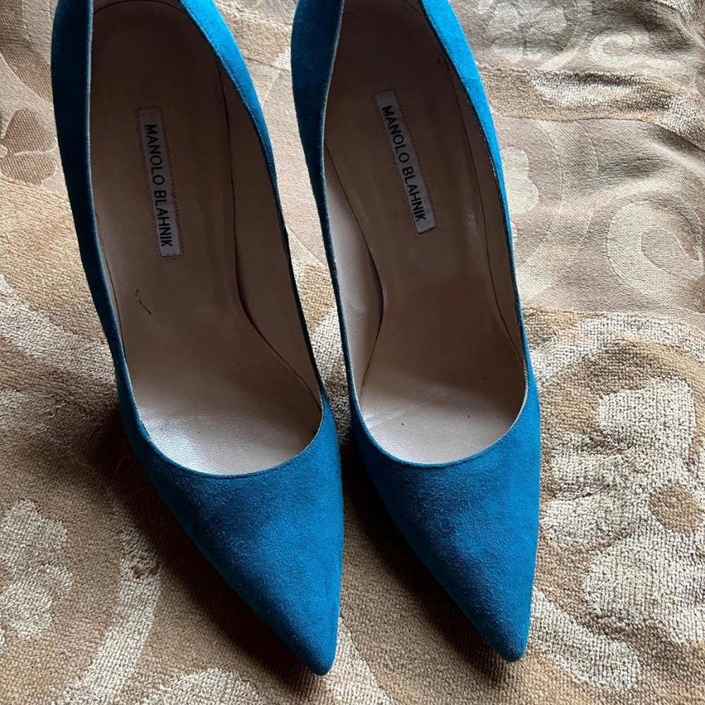 Manolo Blahnik Blue Teal Suede Pumps Size 41.5 95mm heel